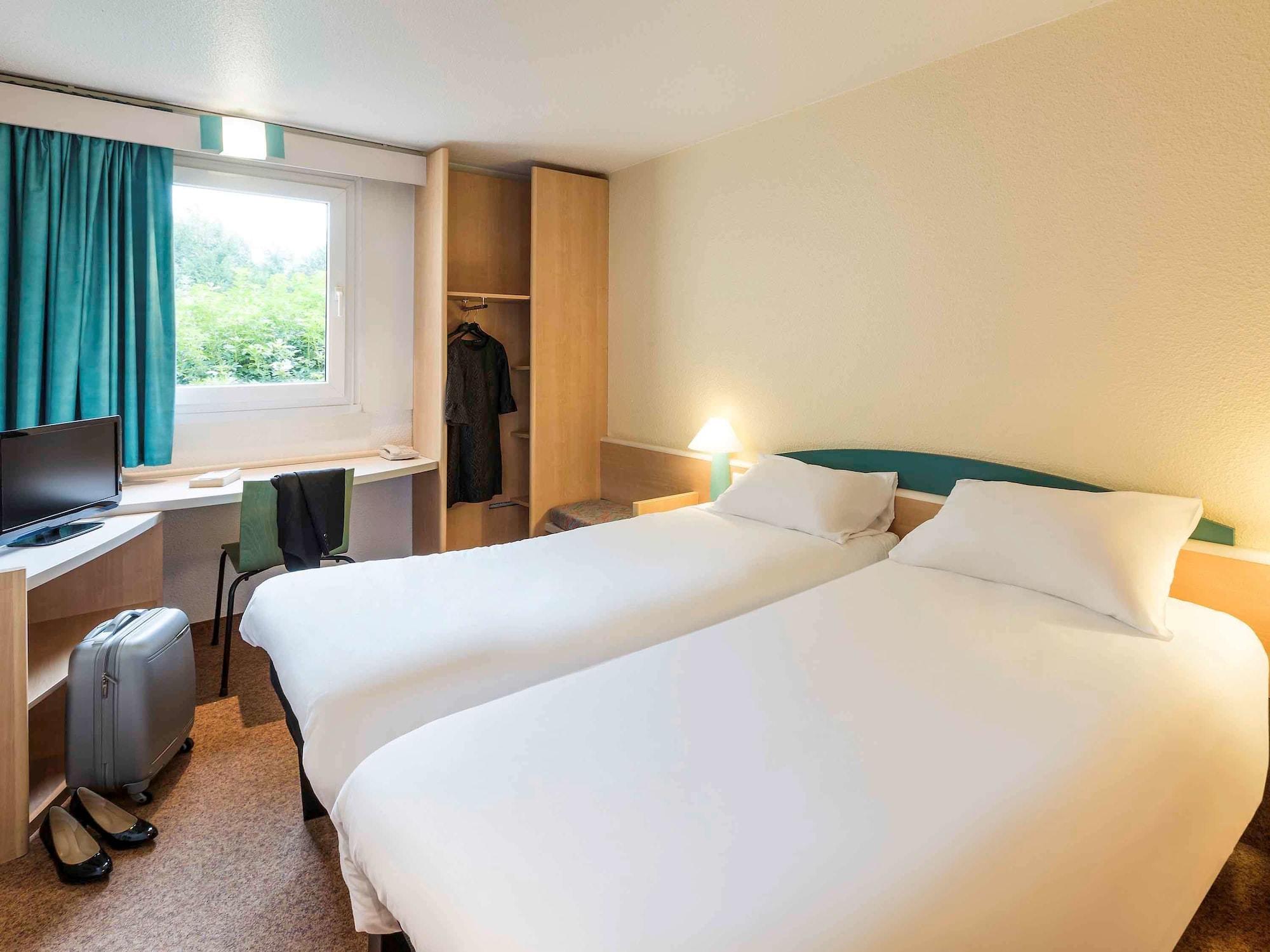 Hotel Ibis Rennes Cesson Esterno foto