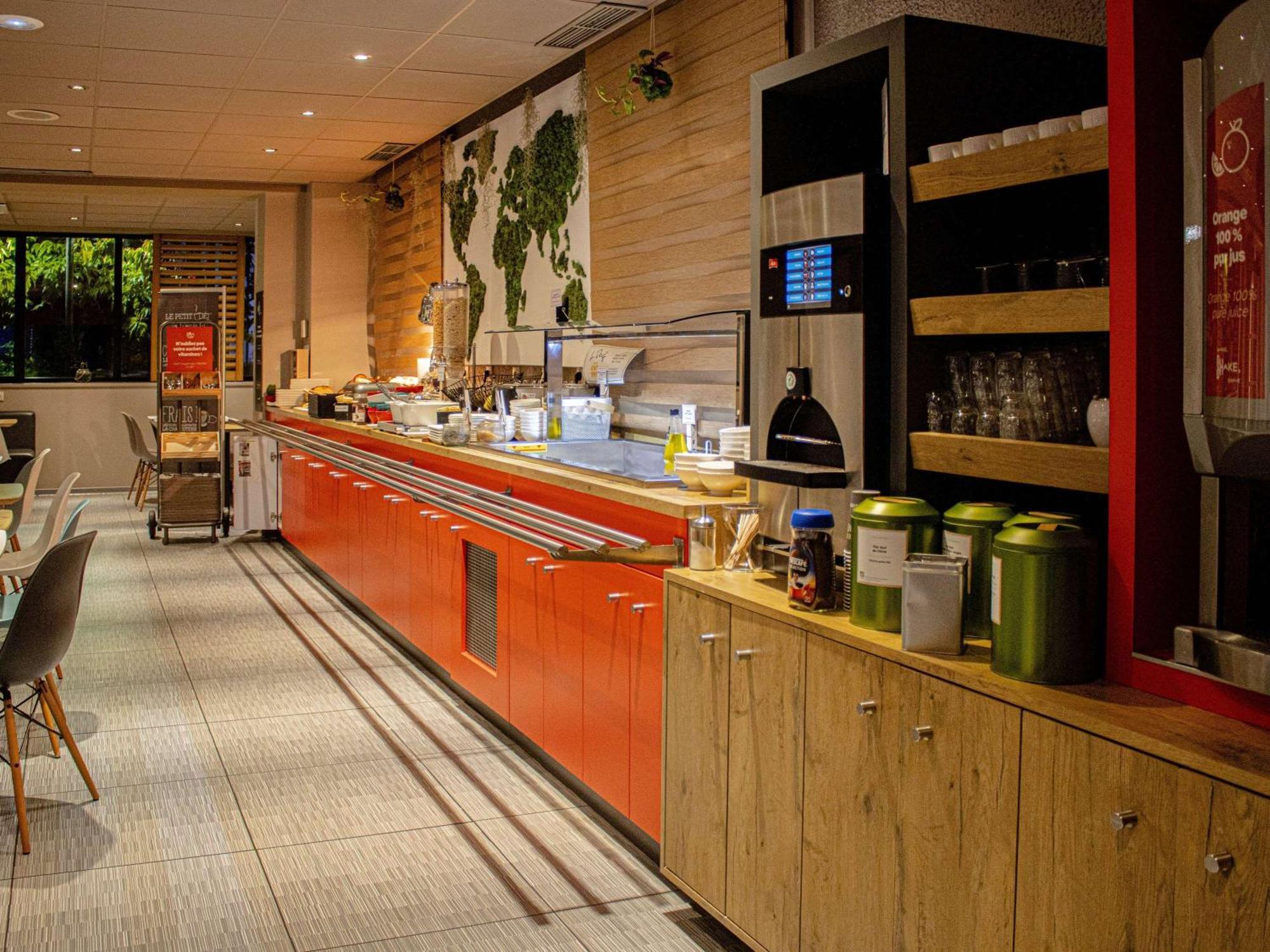 Hotel Ibis Rennes Cesson Esterno foto