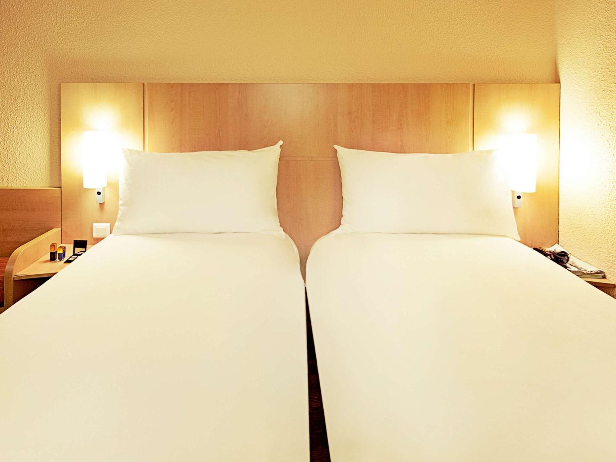 Hotel Ibis Rennes Cesson Esterno foto