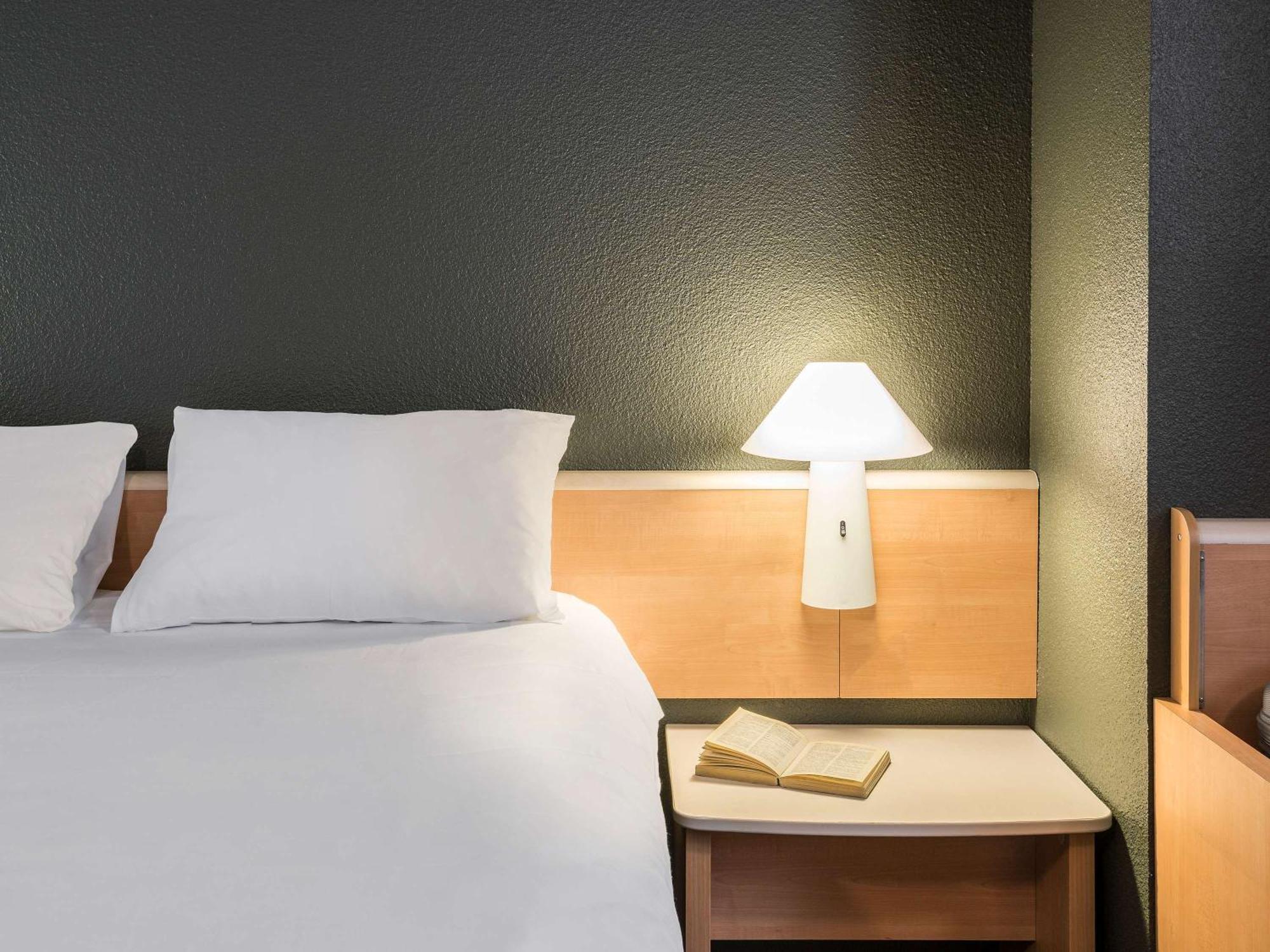 Hotel Ibis Rennes Cesson Esterno foto