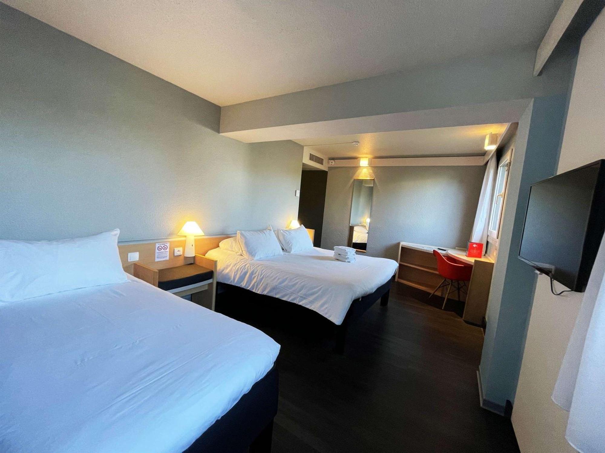 Hotel Ibis Rennes Cesson Esterno foto