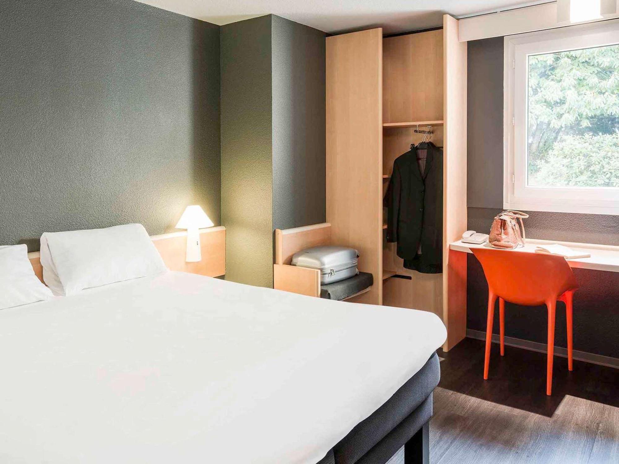Hotel Ibis Rennes Cesson Esterno foto