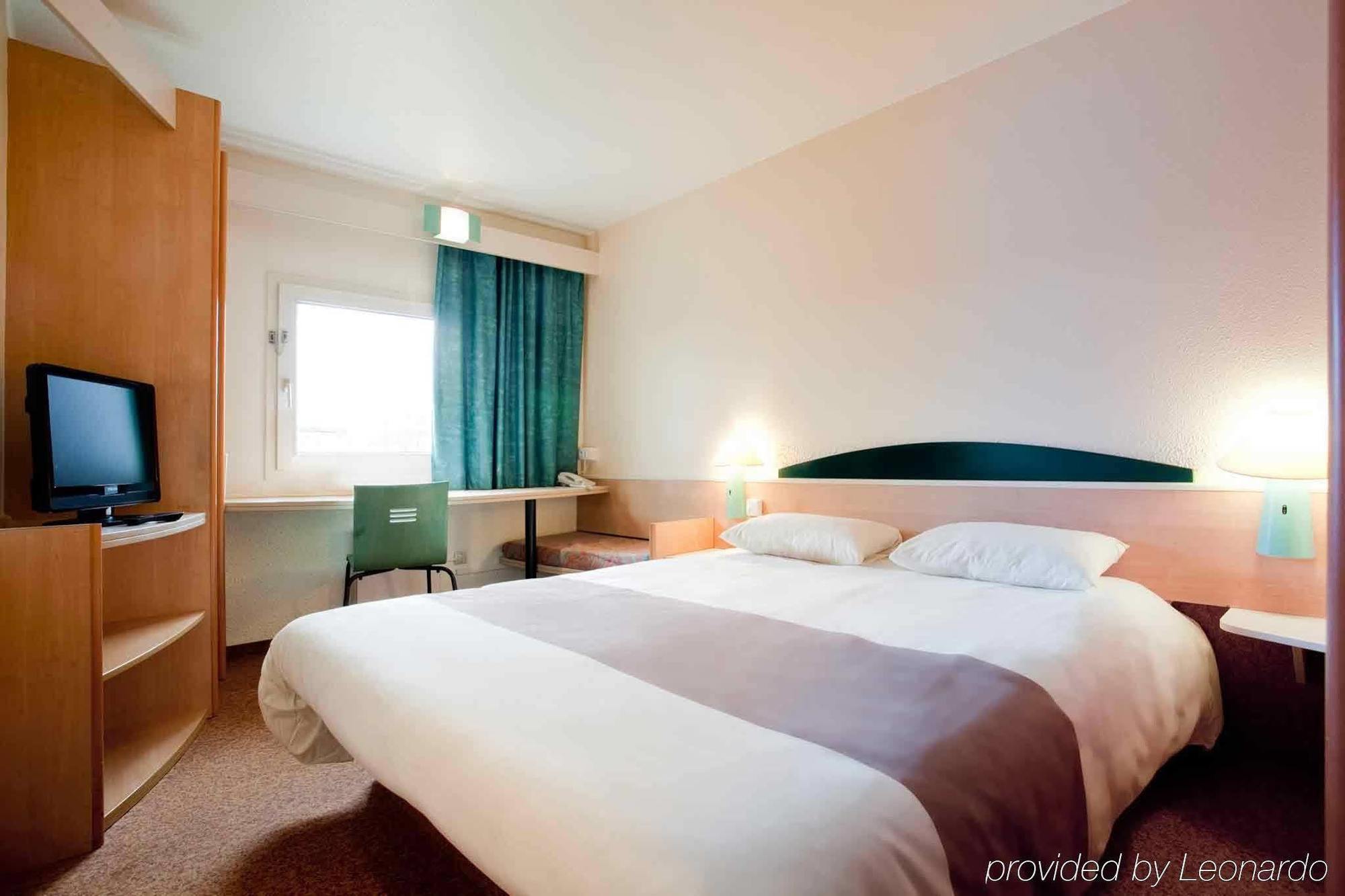 Hotel Ibis Rennes Cesson Esterno foto