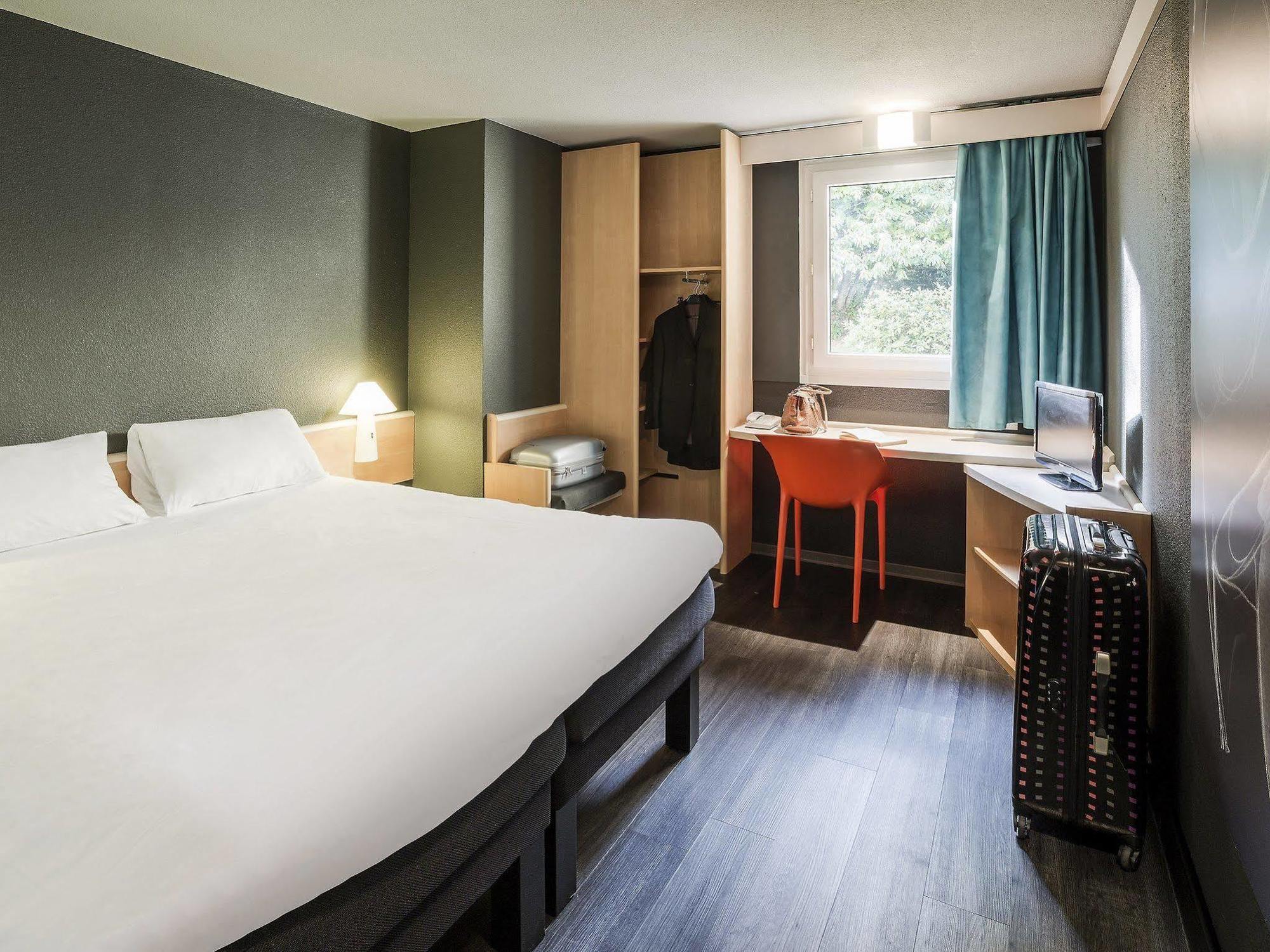 Hotel Ibis Rennes Cesson Esterno foto
