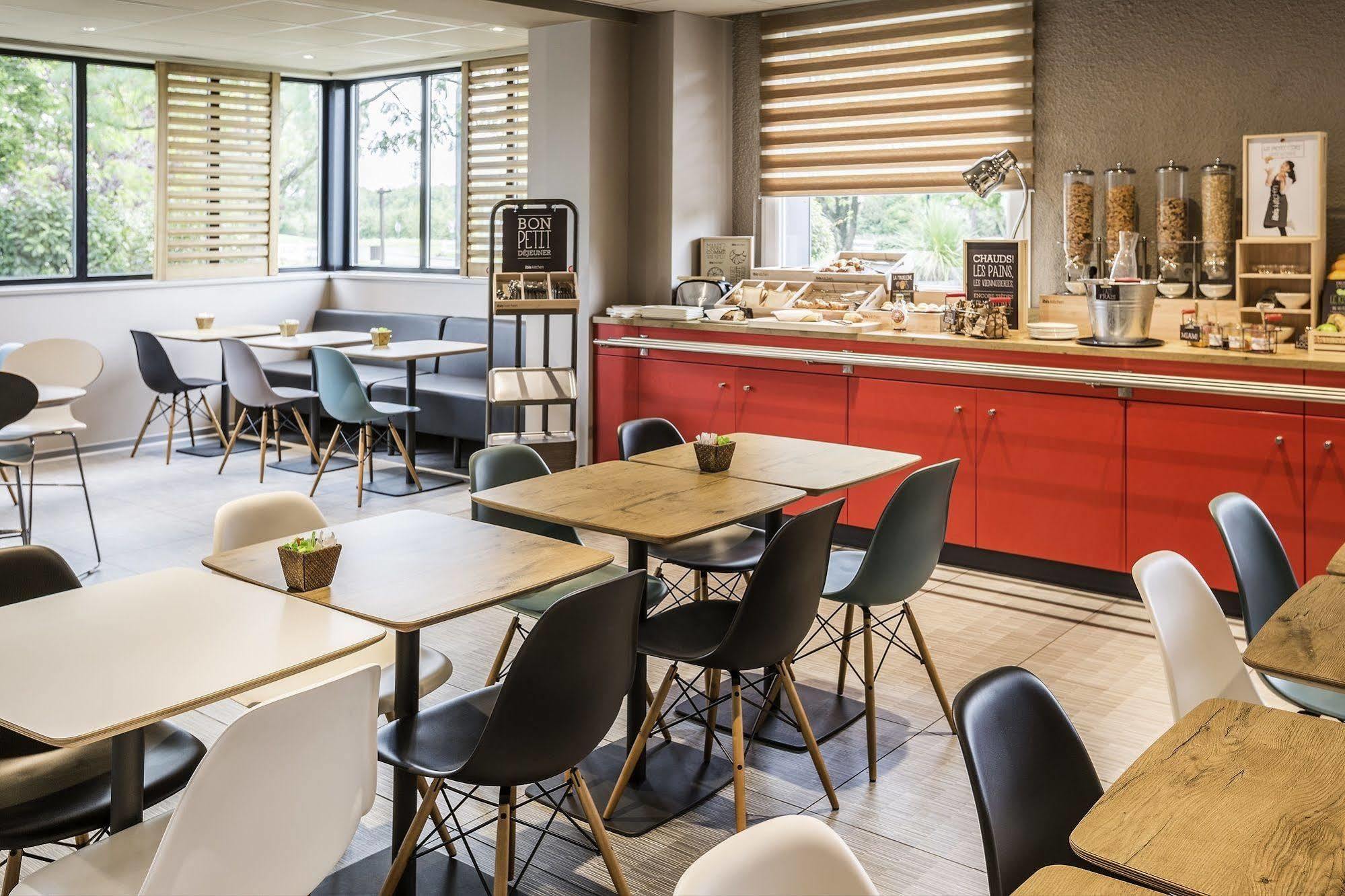 Hotel Ibis Rennes Cesson Esterno foto